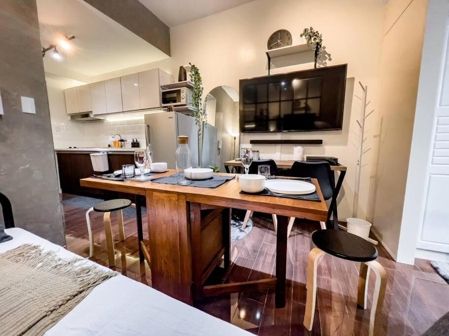 Apartment 1br Makati, Air Residences M003 *