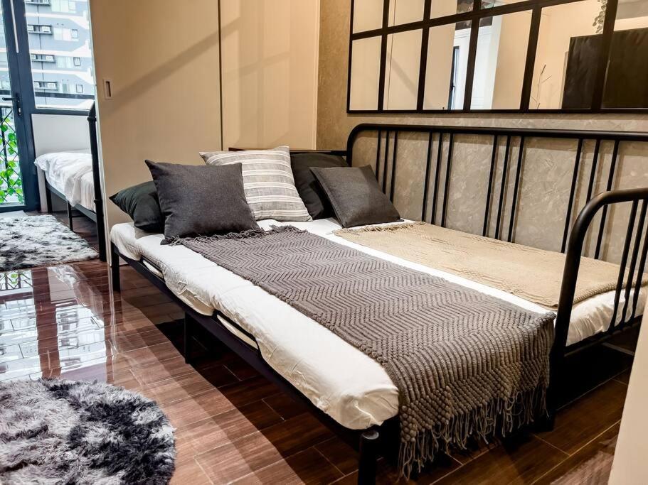 Apartment 1br Makati, Air Residences M003 *