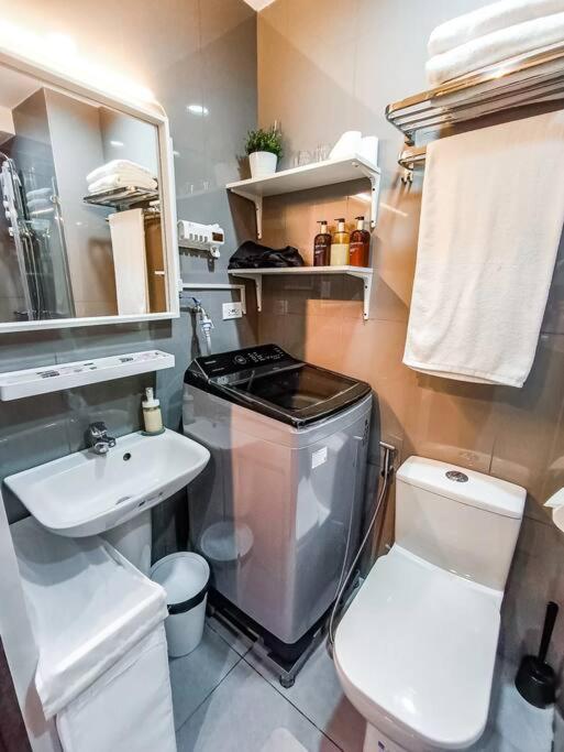 1br Makati, Air Residences M003 Apartment *