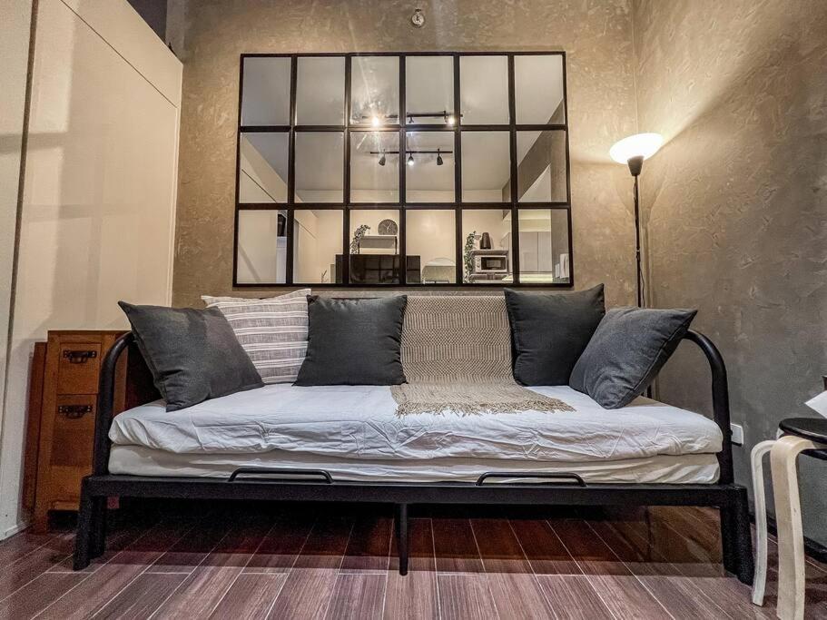 Apartment 1br Makati, Air Residences M003 *